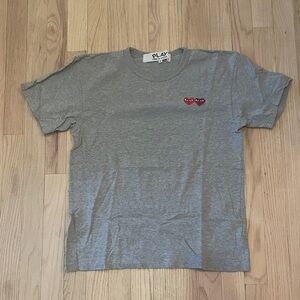 Comme Des Garçons Play Gray T-Shirt with Red Heart Logo - Size Medium